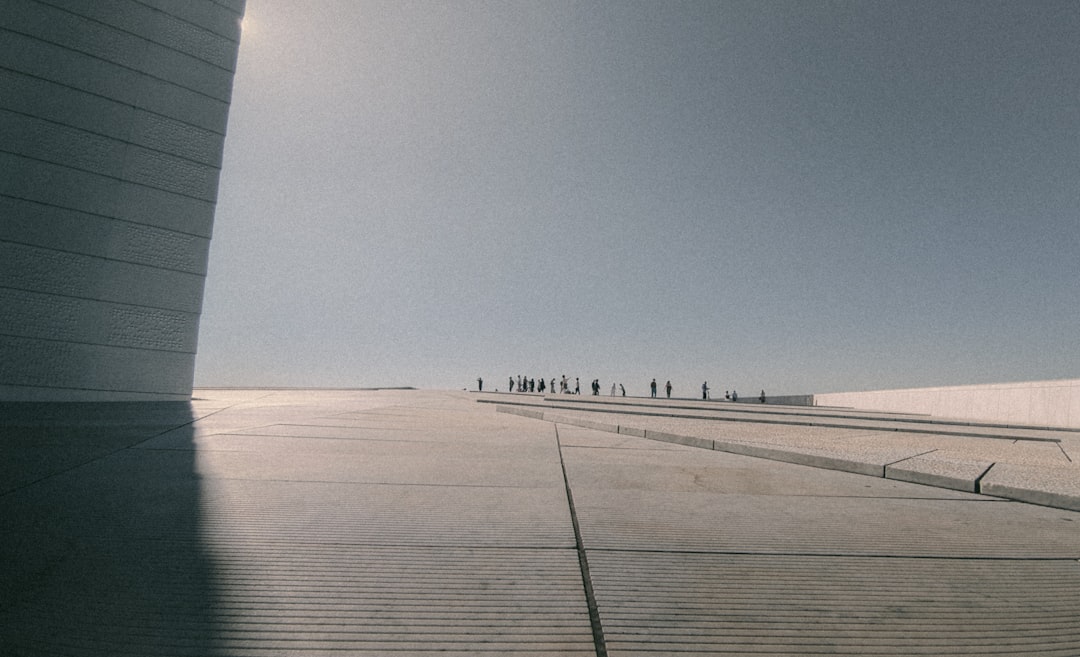 a-picture-taken-from-inside-a-plane-looking-out-the-window-jy6pa-d-fda